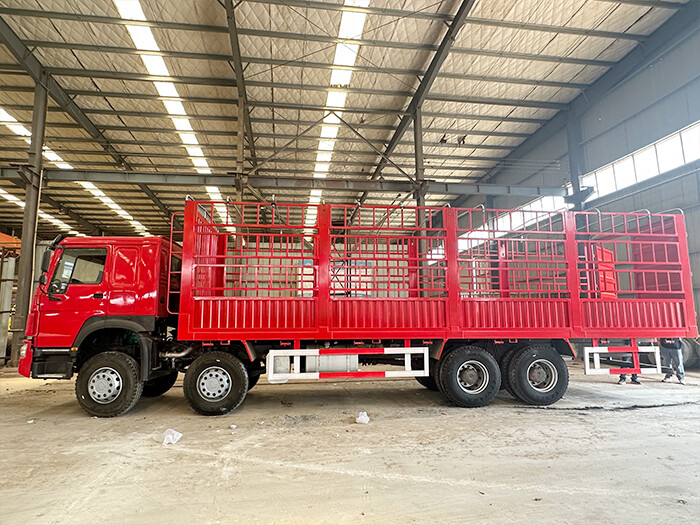 Sinotruk Howo 380hp Euro 2/3/4/5 cargo truck