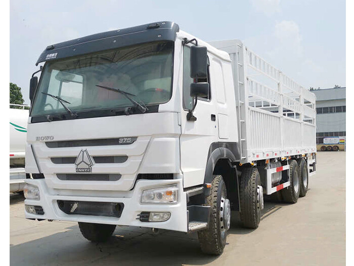 SINOTRUK HOWO 375hp 8x4 Cargo Transport Truck