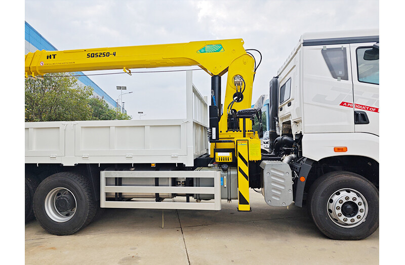 FAW J7H 6×4 Truck‑Mounted Crane