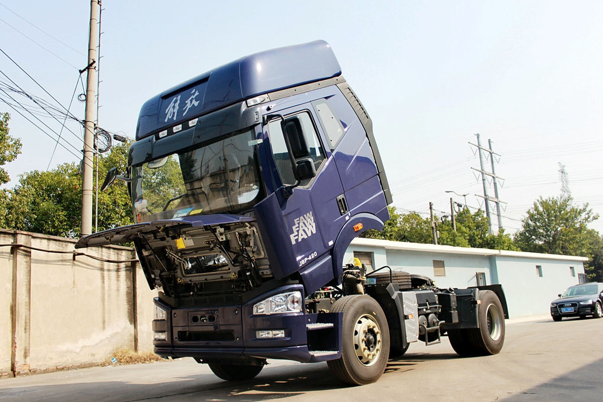 Faw J6P 4x2 420HP Tractor Truck