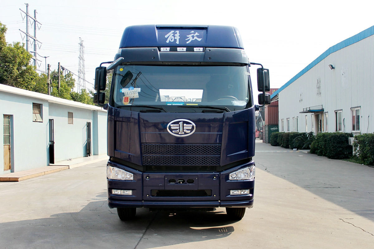 Faw J6P 4x2 420HP Tractor Truck