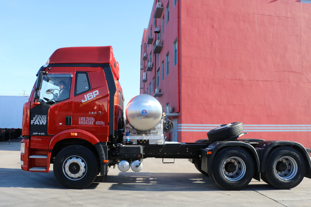 Faw J6P 6x4 440HP Tractor Truck