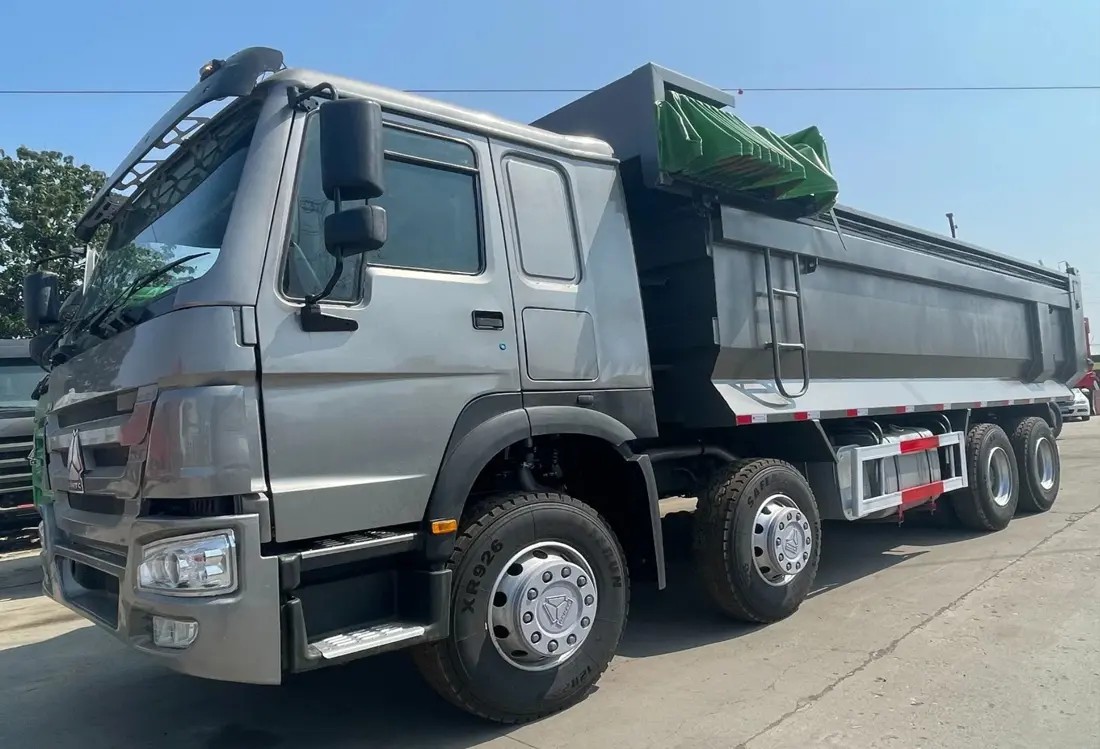 Sinotruk Howo 7 8X4 Dump Truck With Tarp