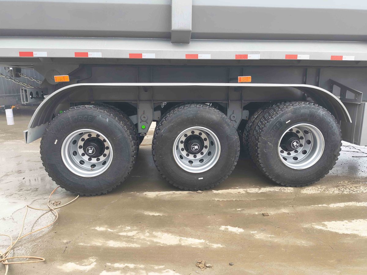 Heavy Duty Tri Axle Dump Trailer Heavy Duty Tri Axle Dump Trailer