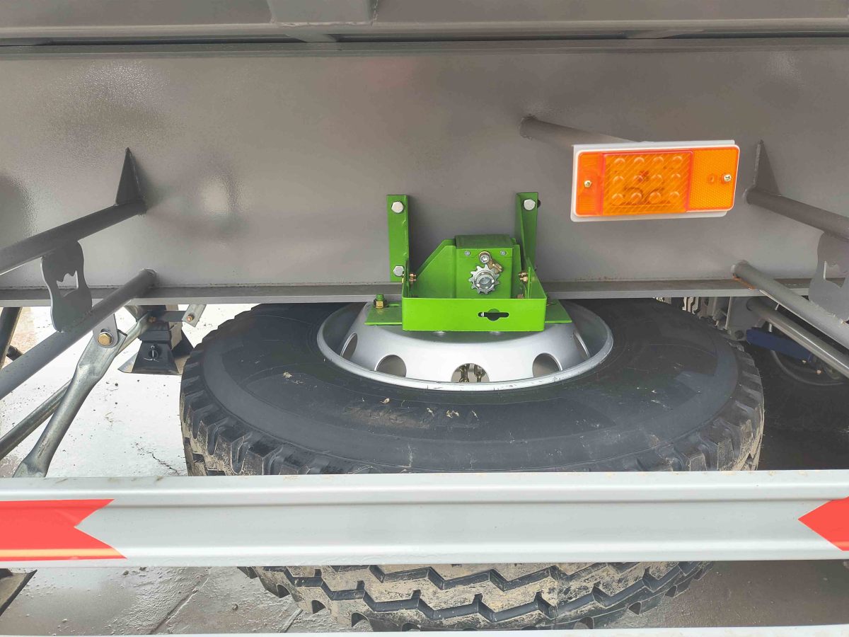 Heavy Duty Tri Axle Dump Trailer Heavy Duty Tri Axle Dump Trailer