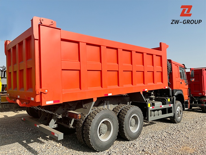 RHD Sinotruk Howo 371hp 6x4 Dump Truck