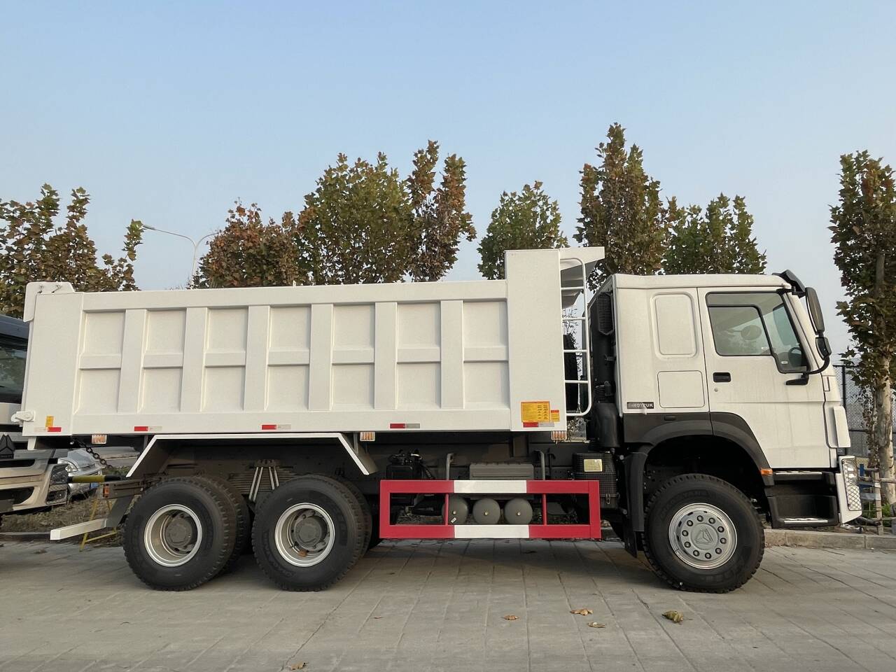 Sinotruck HOWO 336HP dump truck