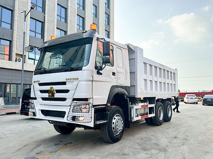 brand new HOWO dump truck brand new HOWO dump truck