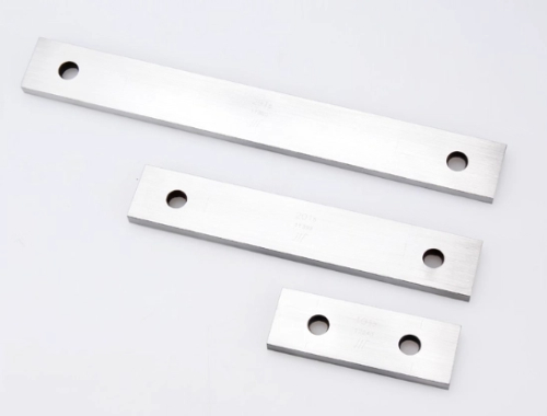 Special measuring block for caliper set in bulk