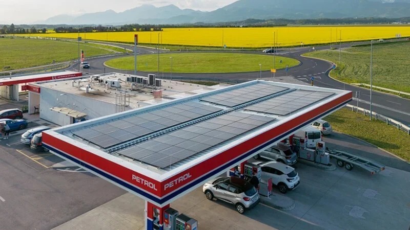 Six Key Applications of Photovoltaic Panels in the Commercial and Industrial Sectors 5