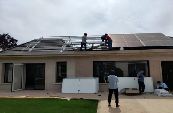 Lieu du projet : District de Lixia, ville de Jinan, province de Shandong Capacité installée : Photovoltaïque 16,5kWp, stockage d'énergie 10kW/20kWh