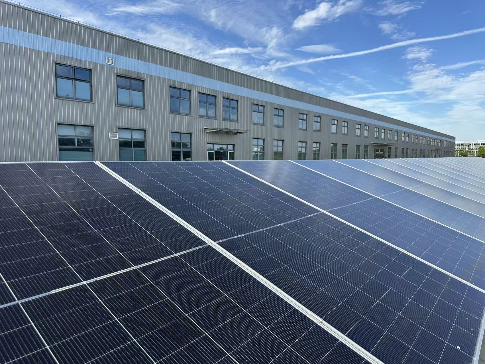 Advancement en trois étapes | Solution micro-réseau tout-en-un EN New Power