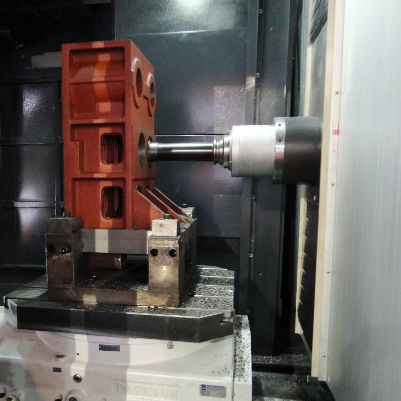 Horizontal machining center