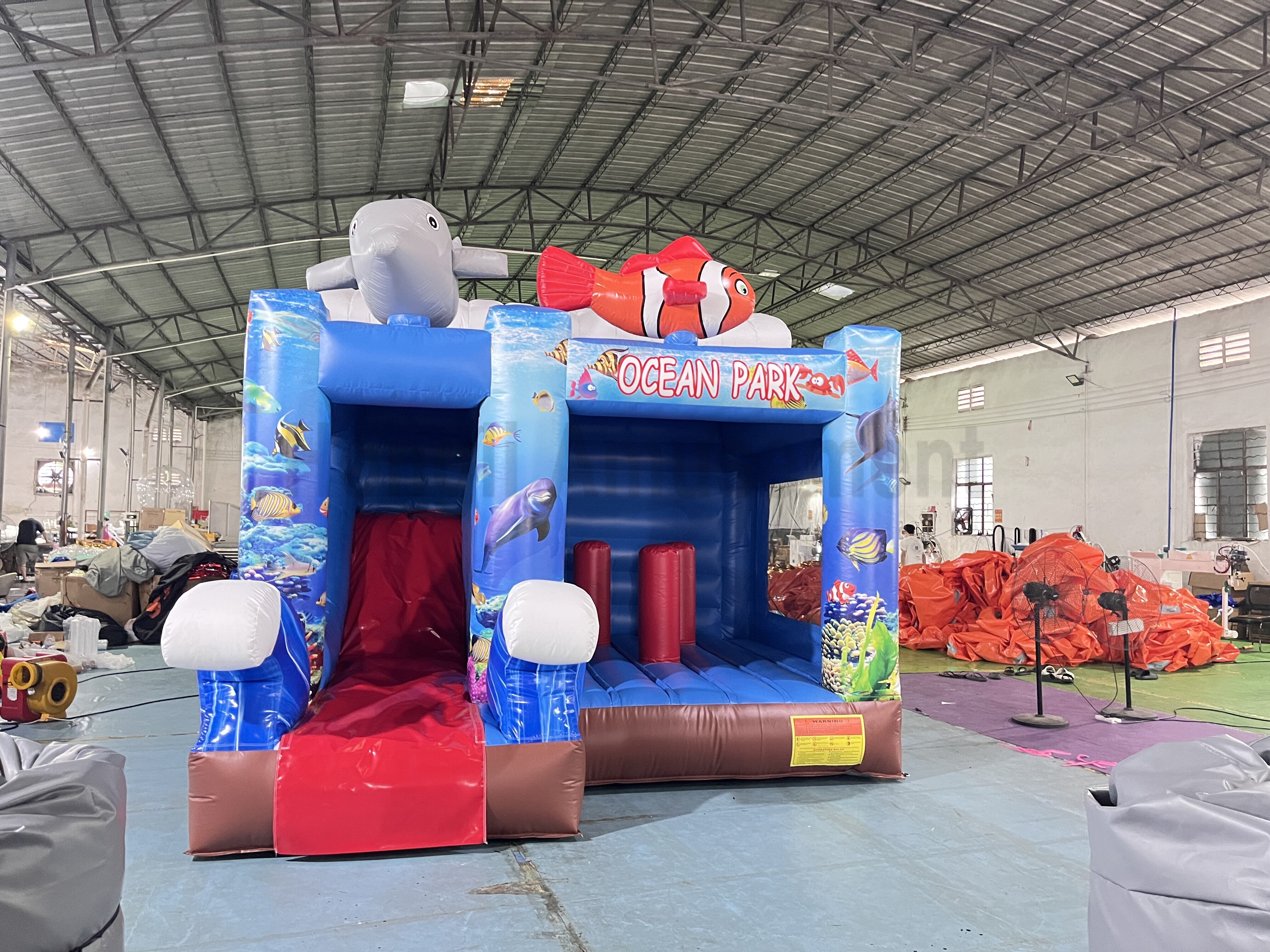 inflatable bounce castle
