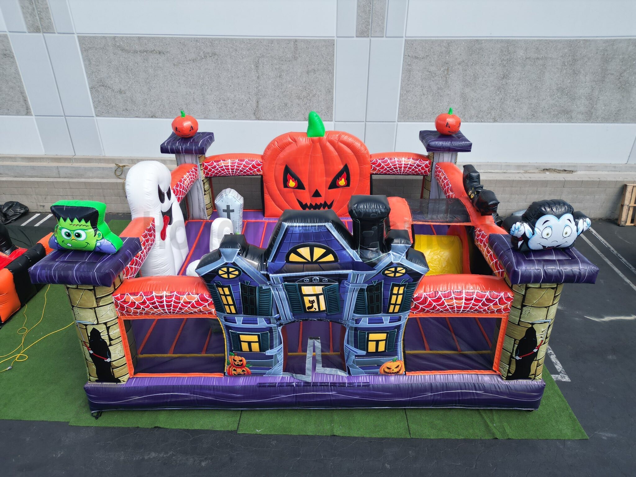 inflatable Halloween bounce castle