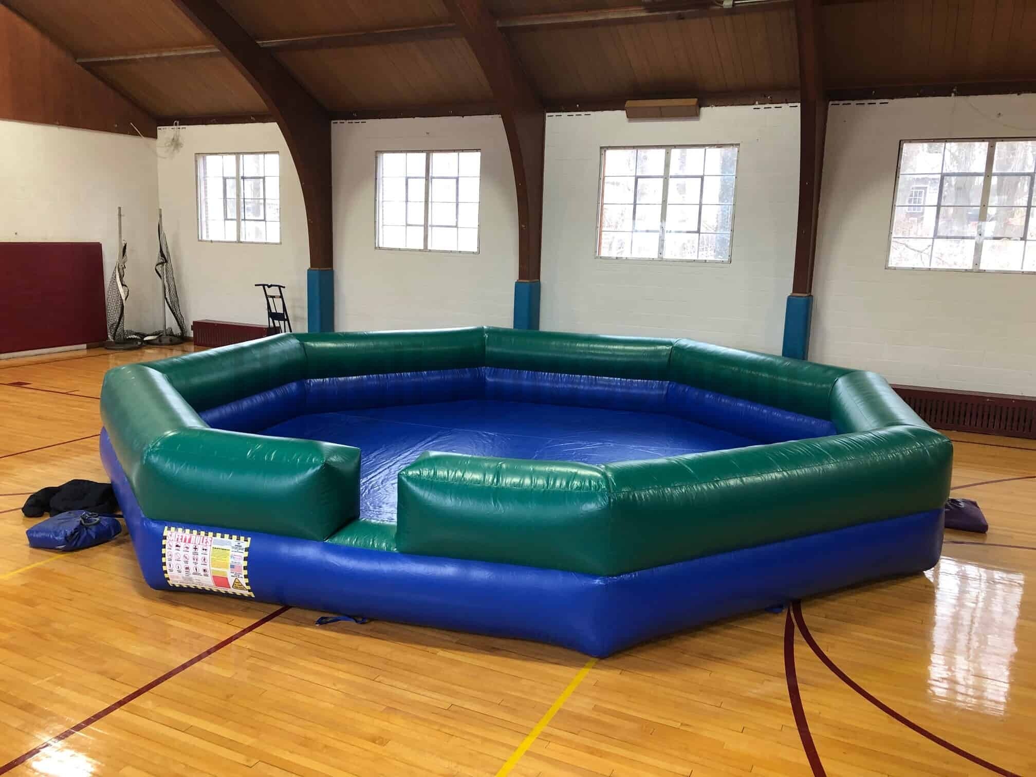 Inflatable ball pit