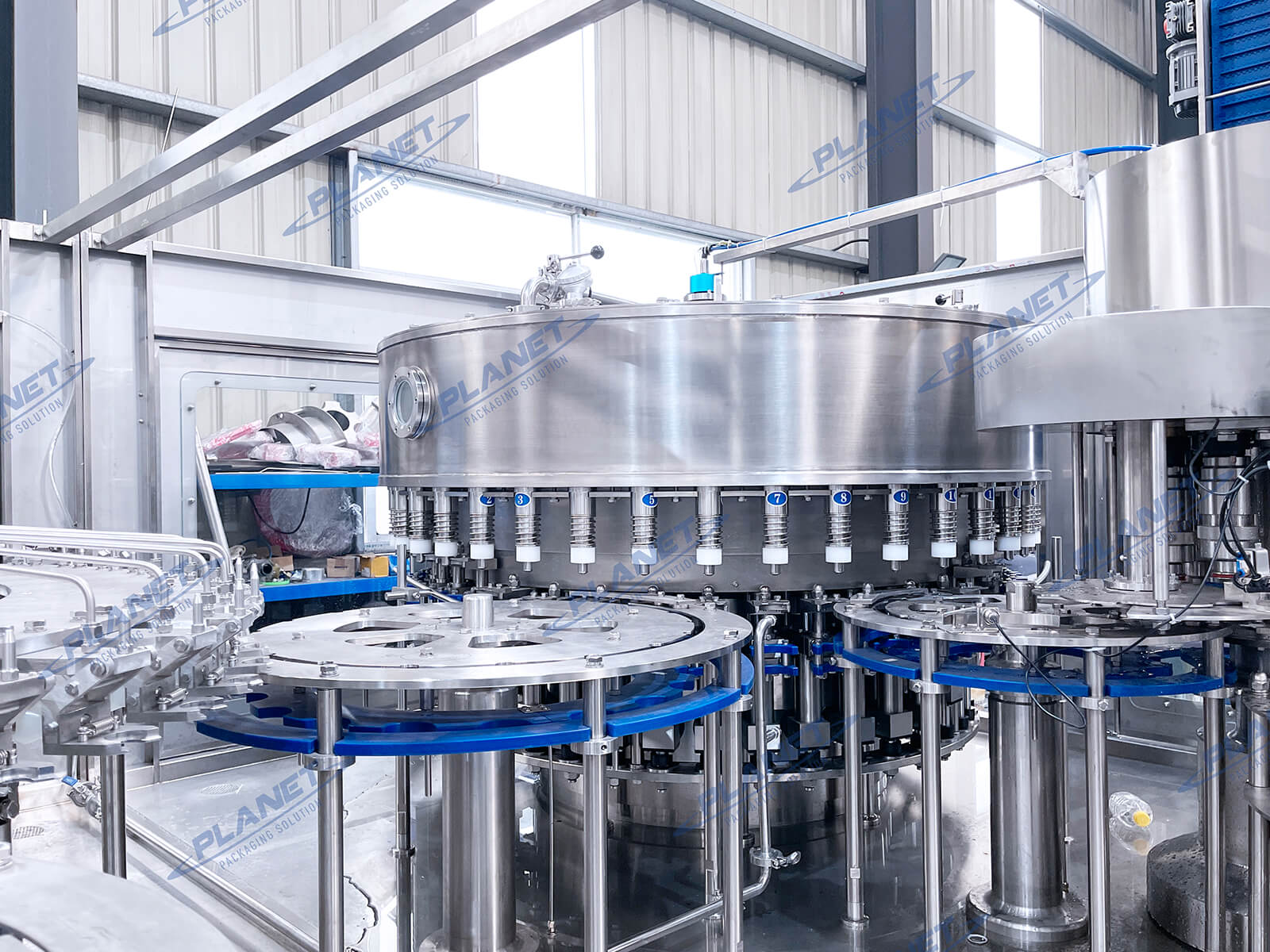 Maintenance and safety of fully automatic bottled water filling equipment