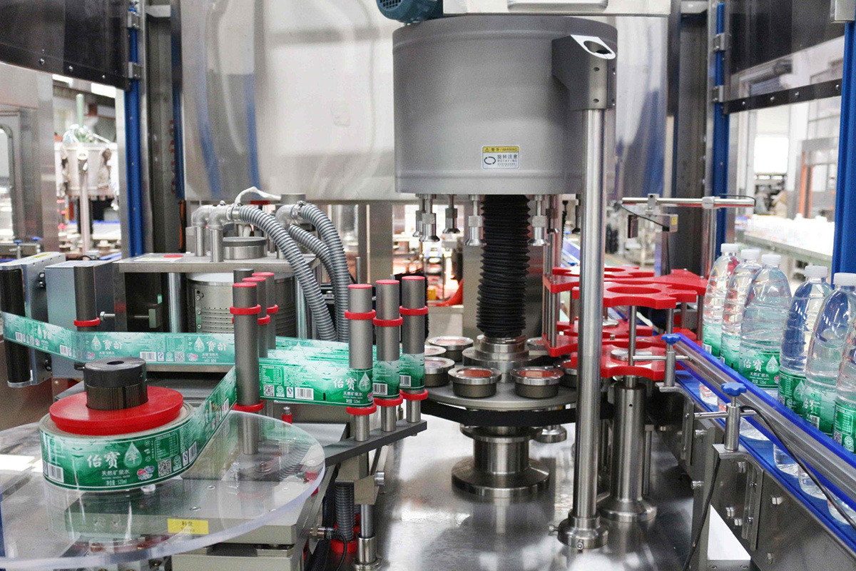 Hot melt glue opp labeling machine