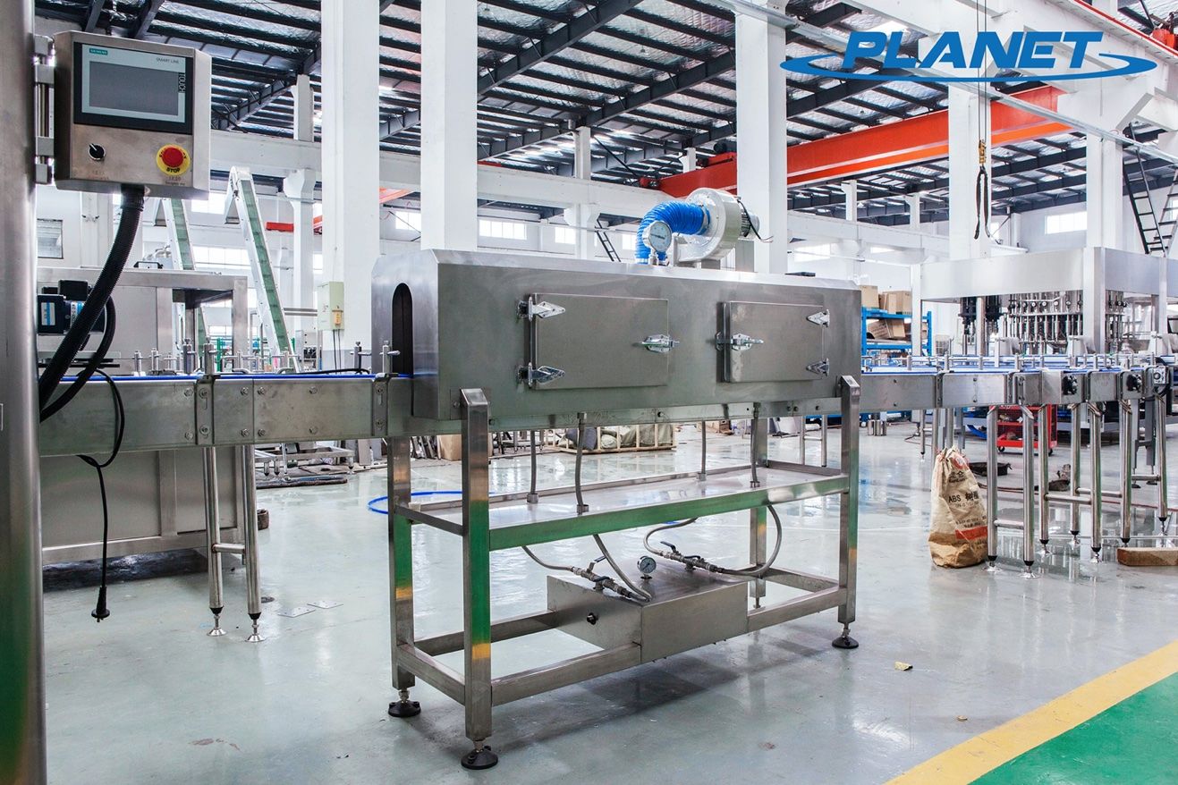 Shrink sleeve labeling machine