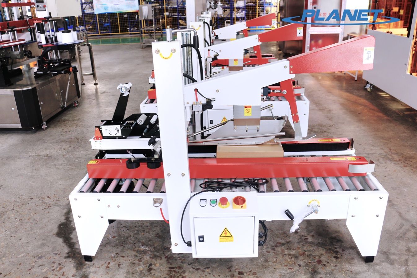 Grab type case packer