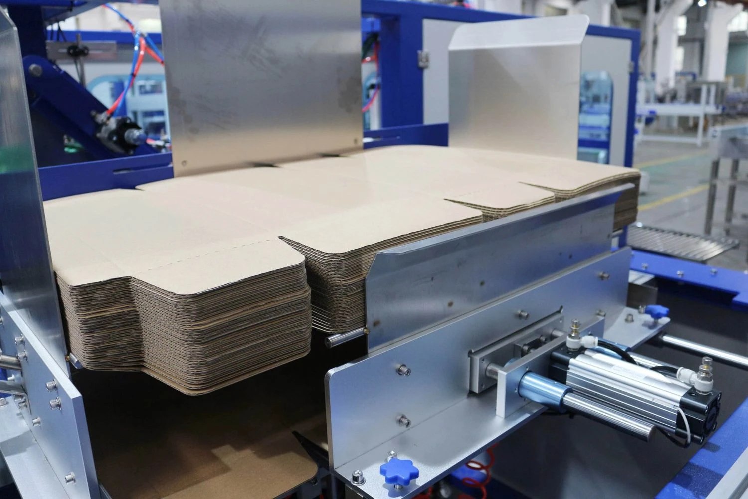One piece type case packer-Suzhou PLANET MACHINE Co., Ltd.