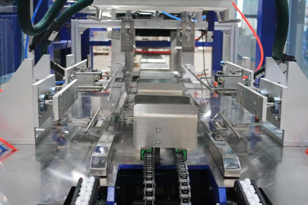 One piece type case packer