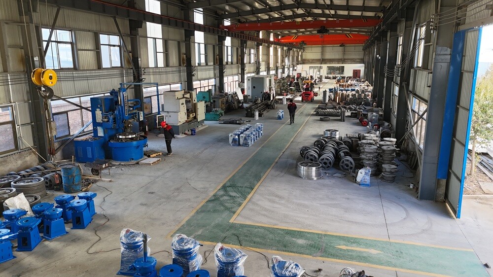 screw hoist machining shop