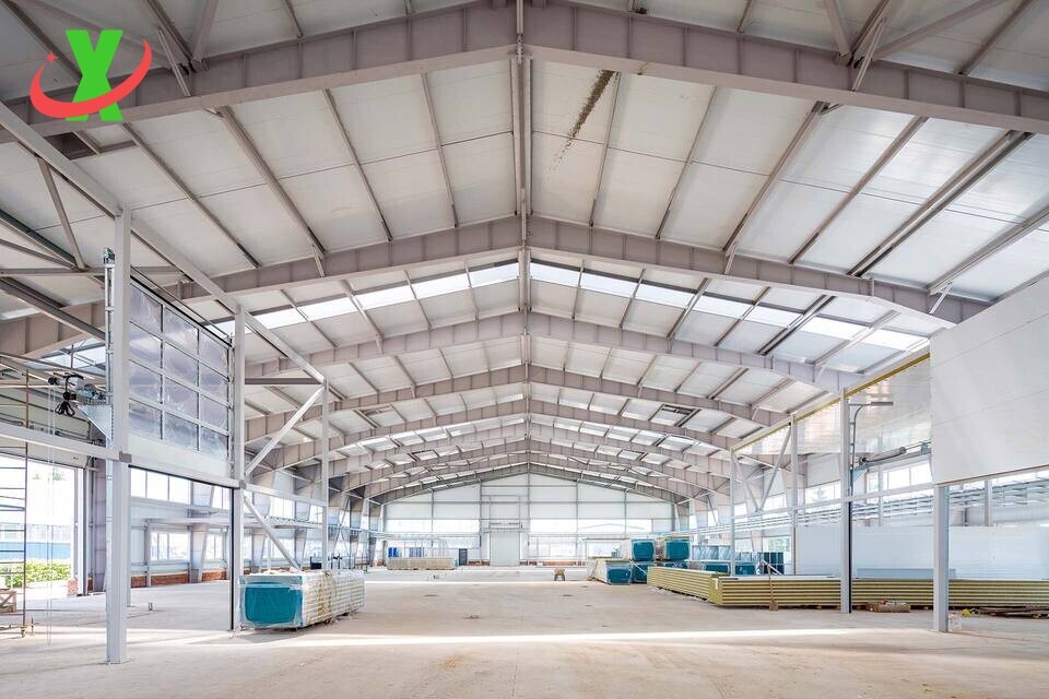 Large Span Heavy Steel Structure Warehouse with windows and Doors and Wall Panels Installed