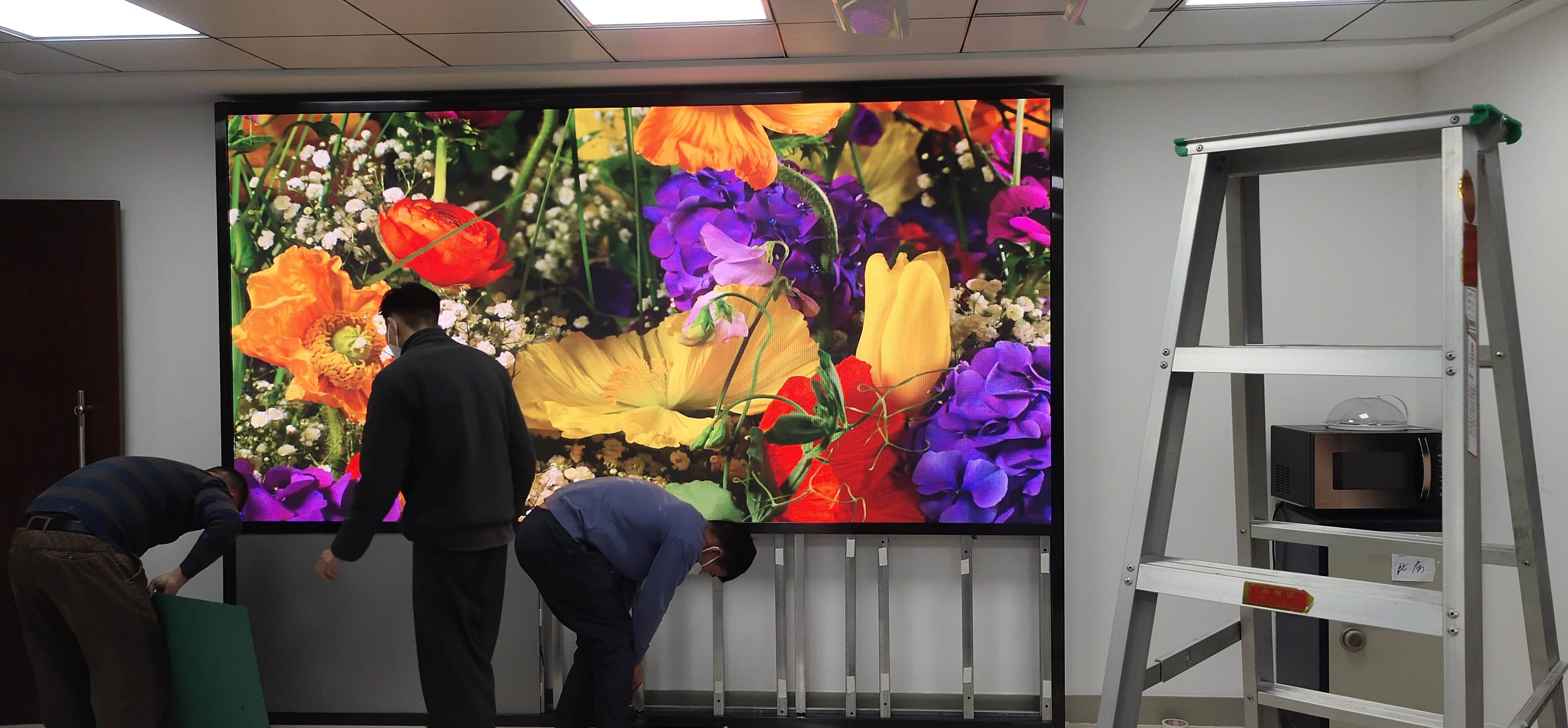 LED Screen ROI Calculator: Measure Your Conference Room Investment Payback Period LED Screen ROI Calculator: Measure Your Conference Room Investment Payback Period