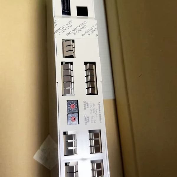 Schneider 140CRA93200 Quantum Dual Redundant RIO Drop Adapter Module