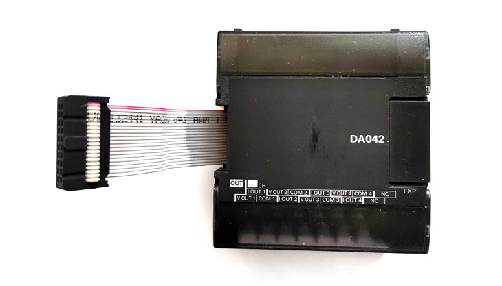 Módulo de salida analógica PLC