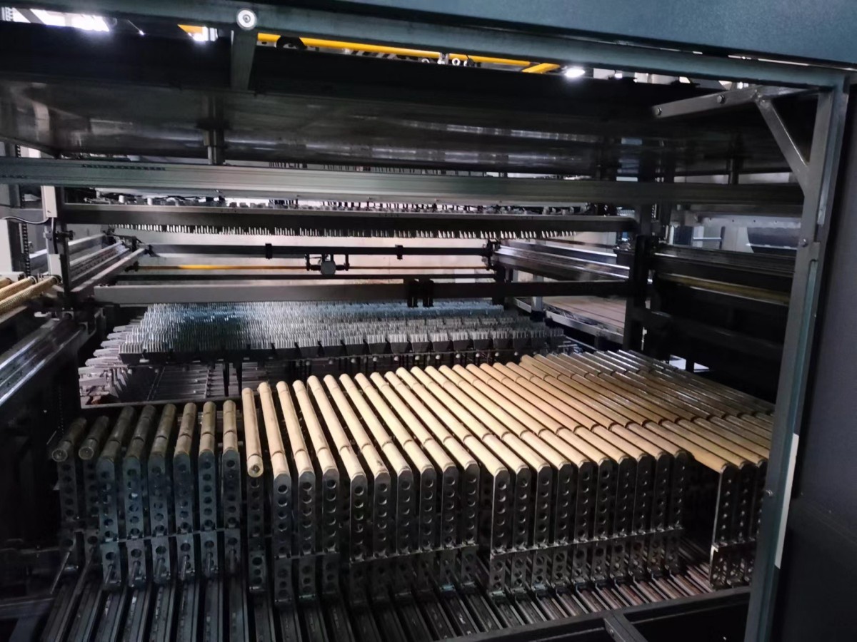 双曲成型段、托辊