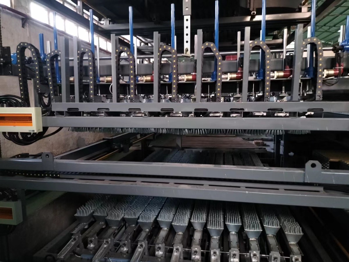 双曲自动钢化段