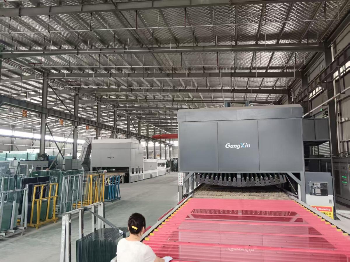 港信钢化炉平钢 Precio de los hornos de templado de vidrio: por qué varían los costes y cómo comprar de forma inteligente