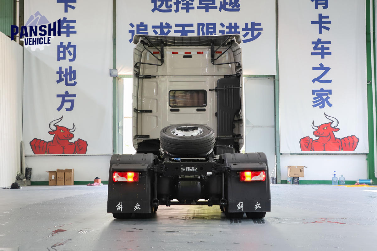 FAW Jiefang J7 Heavy Truck, Leading Edition, 640 hp, 6x4