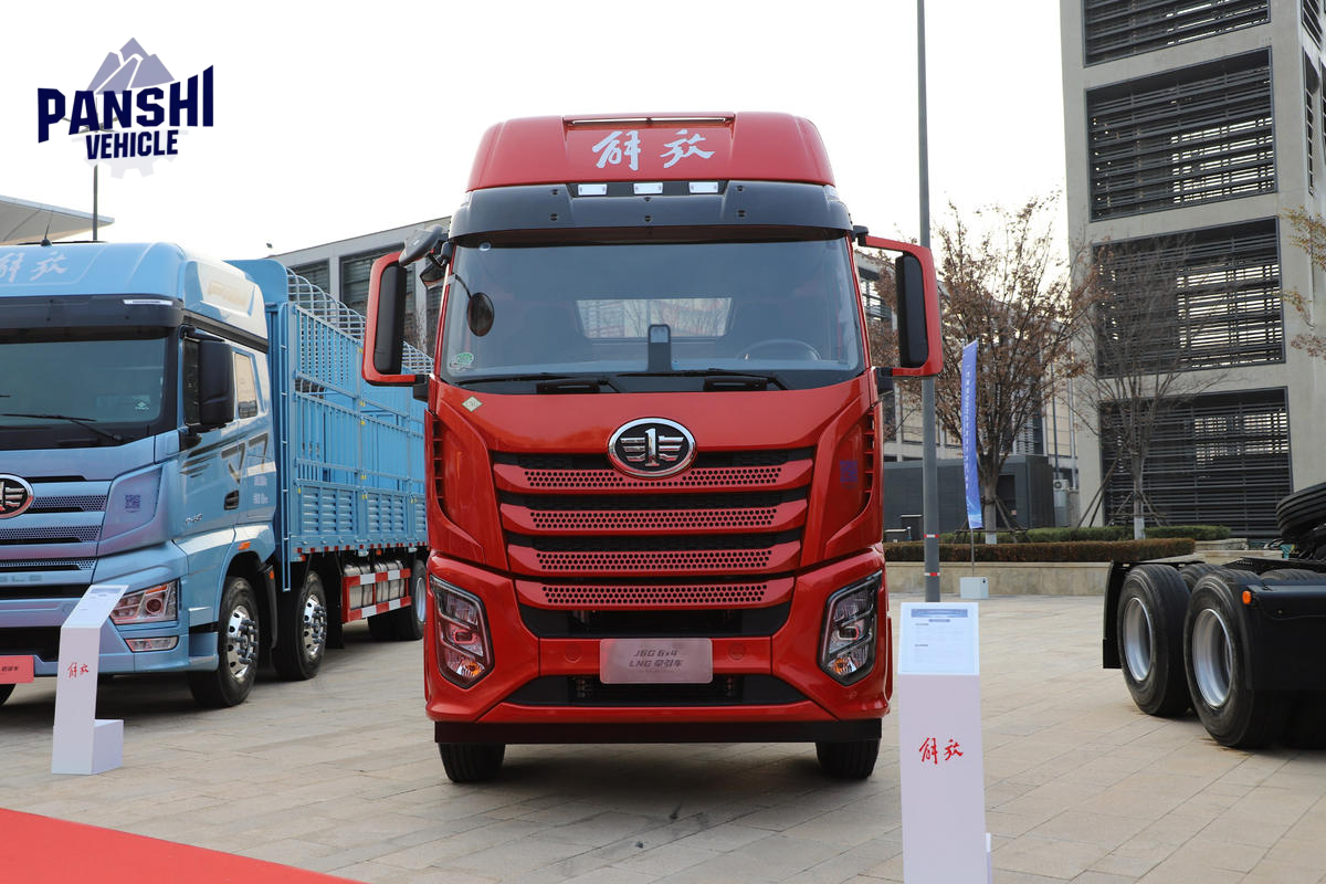 FAW Jiefang J6G 480hp 6x4 LNG tractor
