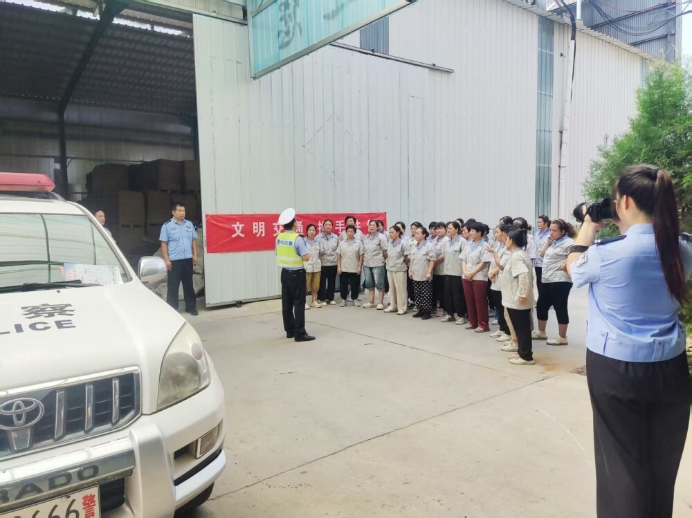 Gaotang Traffic Police Conduct Safety Training at Rongchun Factory