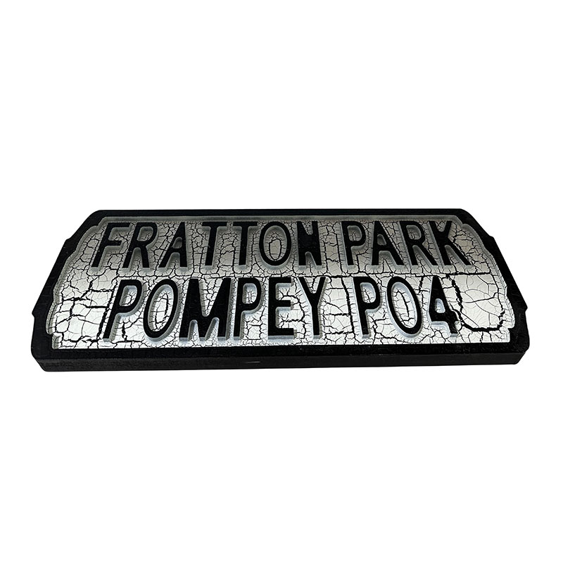 wooden sign，Road signs