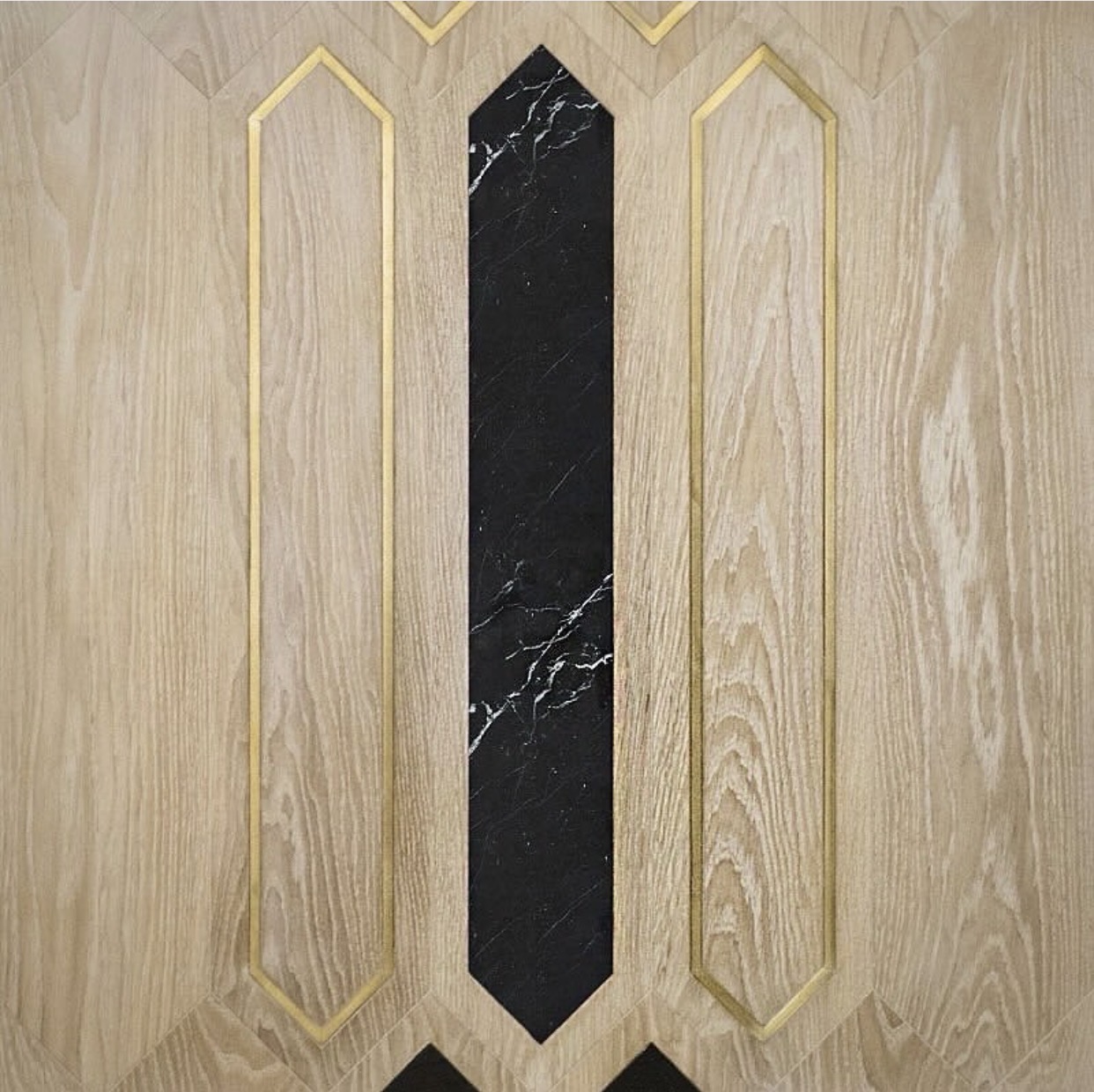 Sword‑Shaped Irregular Parquet Flooring