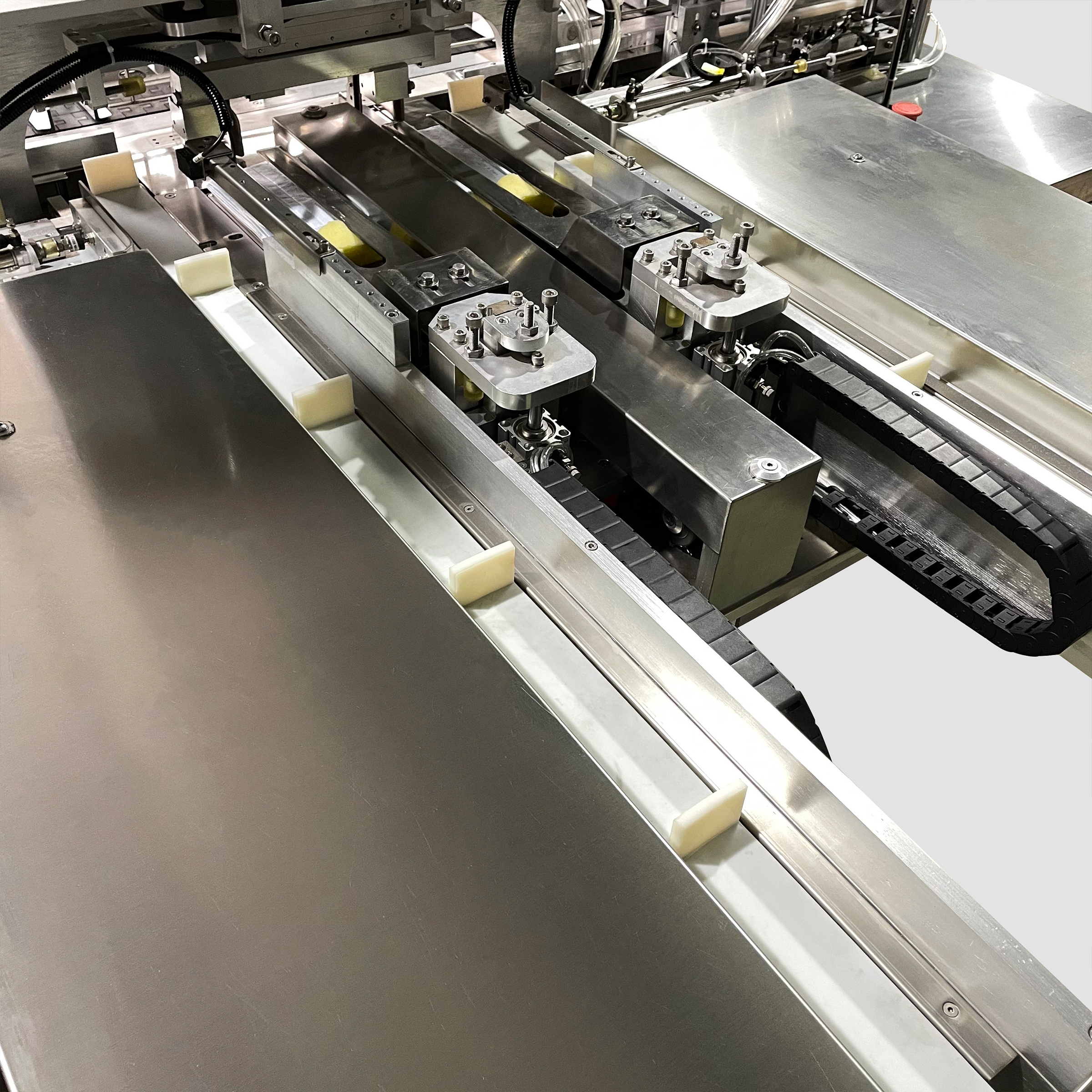 Double-push bagging machine