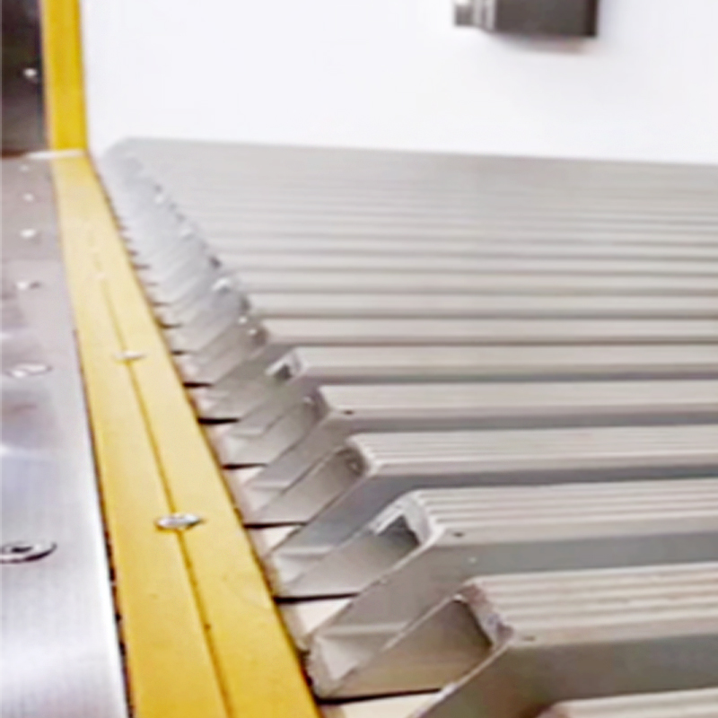 Insulating strips for reefer trucks