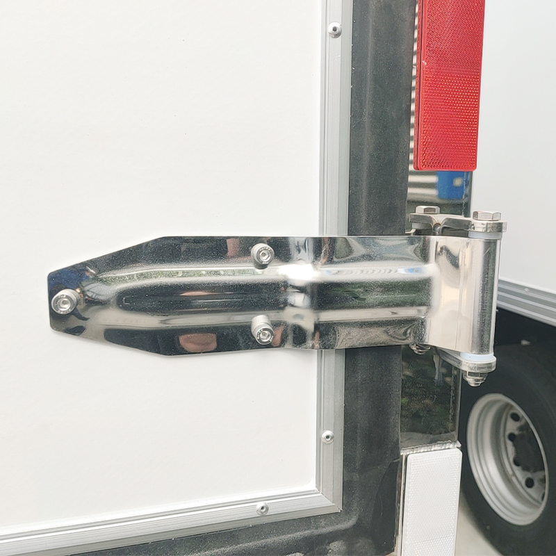 Hinges for refrigerated trucks