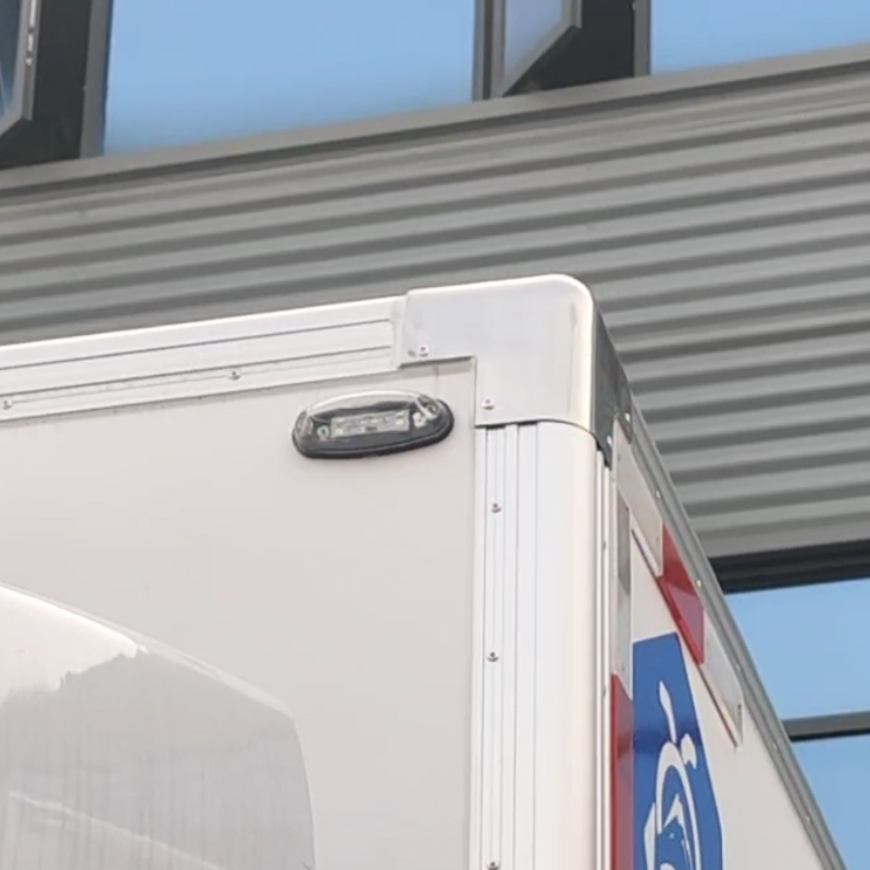 Side marker lights for reefer trucks