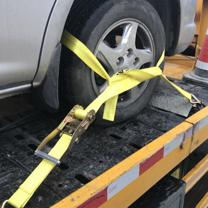 Clearing debris vehicle straps