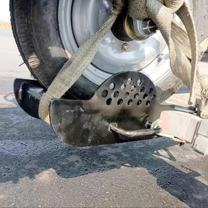  rear boom (with three-wheel support bracket) of a wrecker