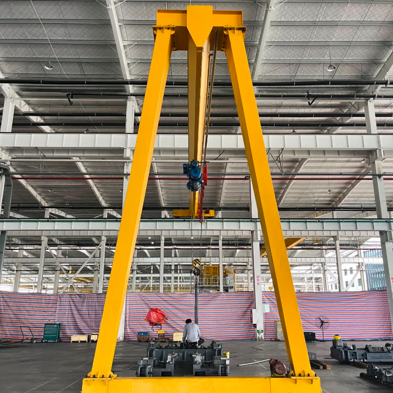 BMH semi-gantry crane