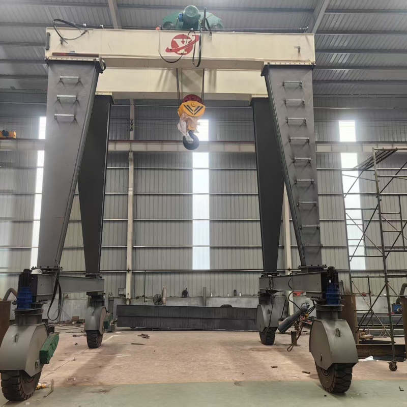 Multifunctional trackless crane