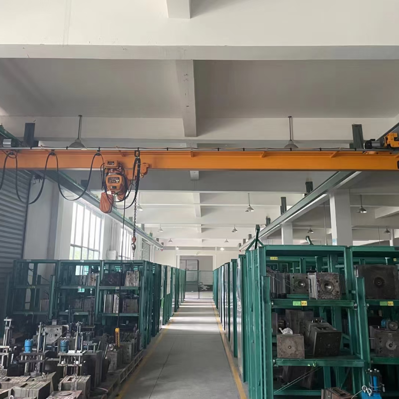 Single-girder crane