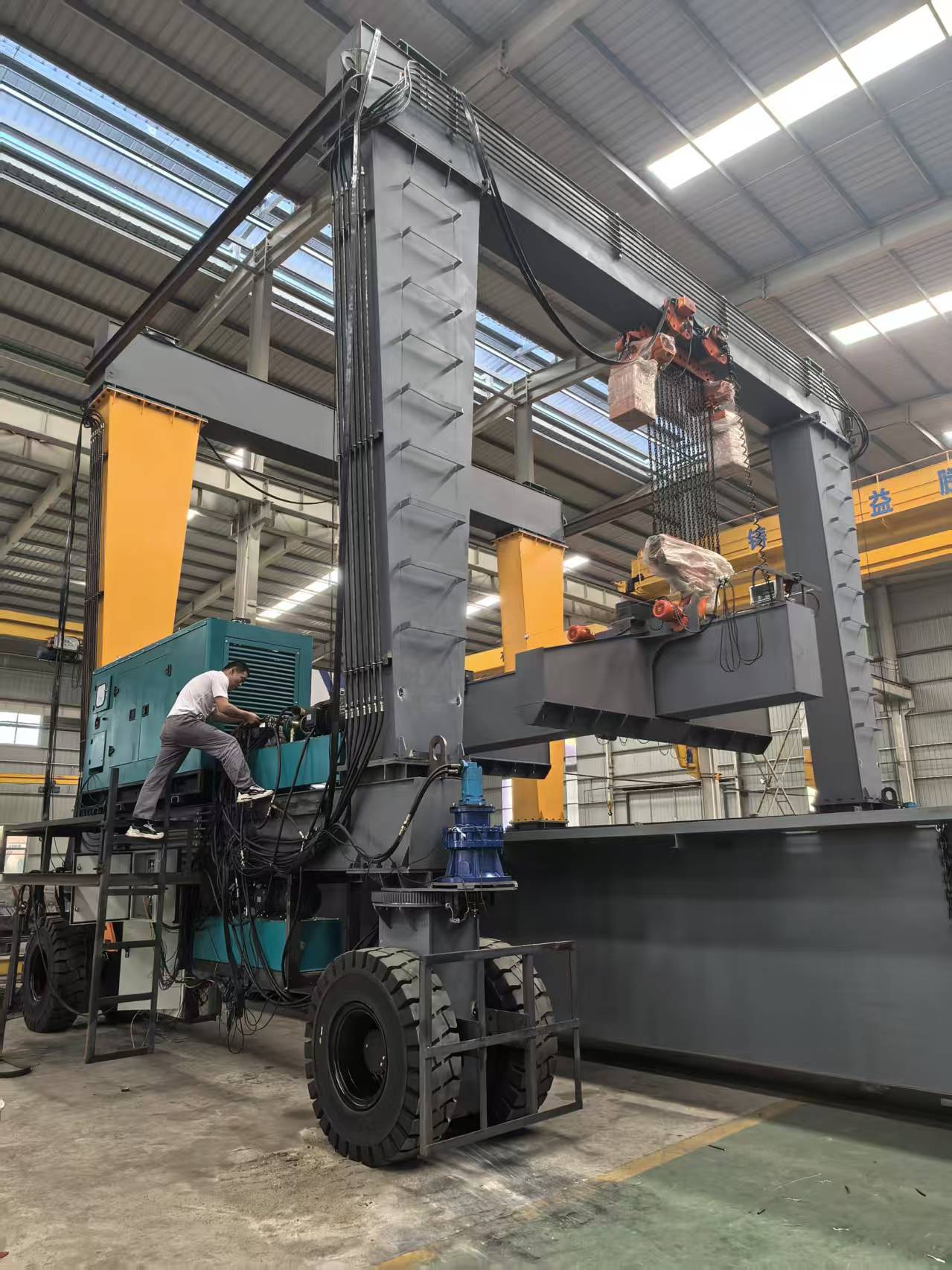 Heavy-Duty Rubber Tyred Gantry Crane (RTG Crane)