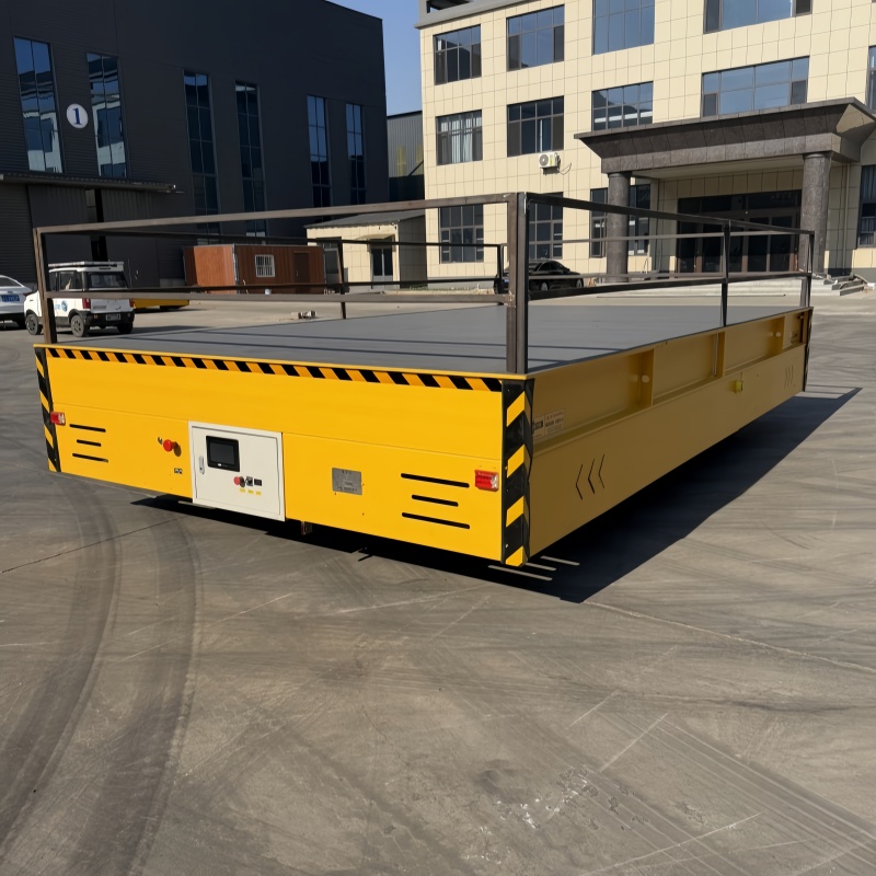 Trackless omnidirectional vehicle